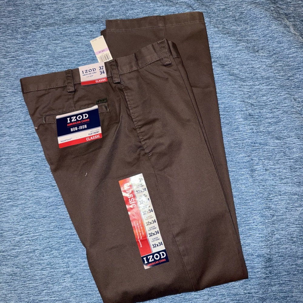 Izod Men's Non-Iron Dark Brown Chinos